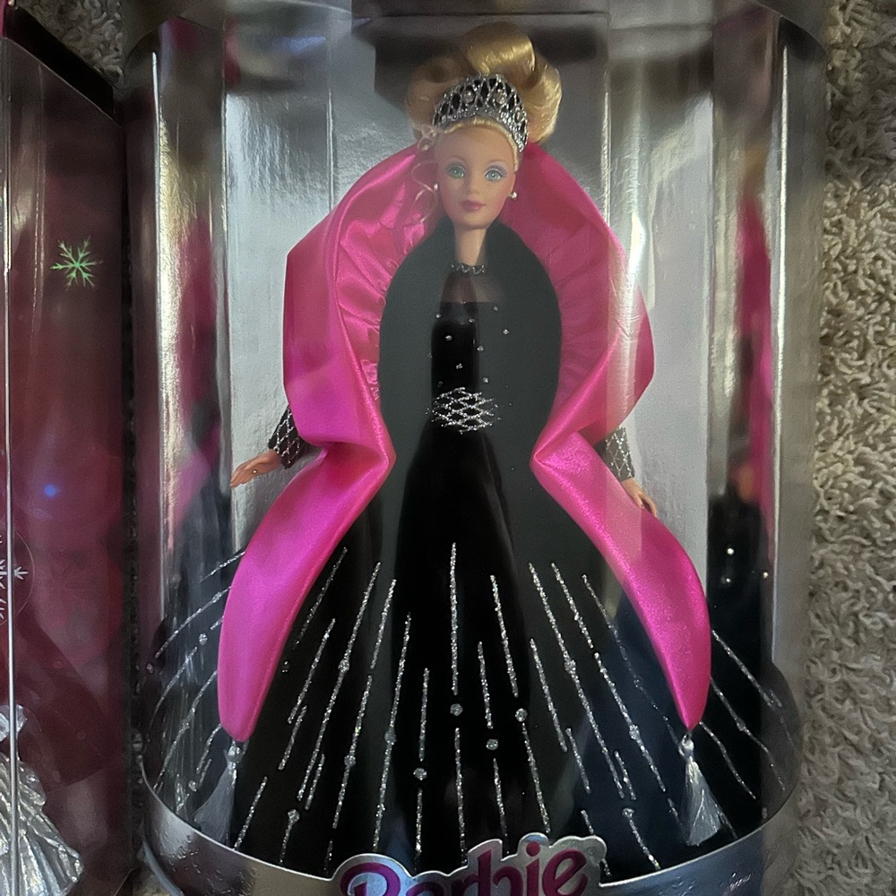 1998 Barbie Black Evening Gown with Hot Pink Cape